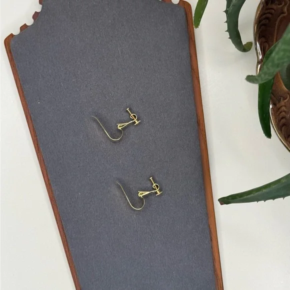 Vintage Napier Gold Textured Minimalist Earrings | Sculptural 90s - Picture 7 of 8